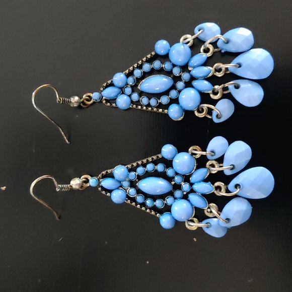 Jewelry - Blue costume earrings